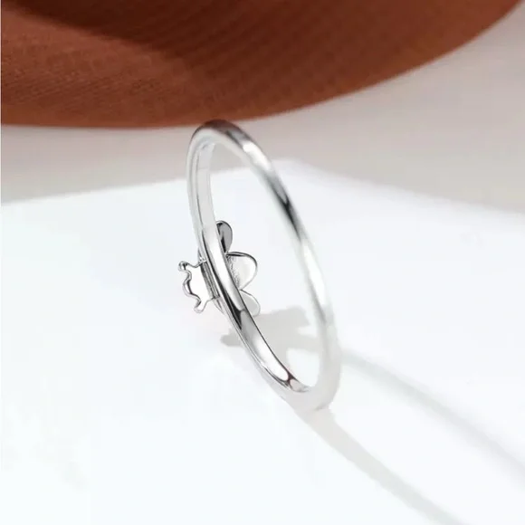 Delicate Bee Ring - Picture 2 of 8